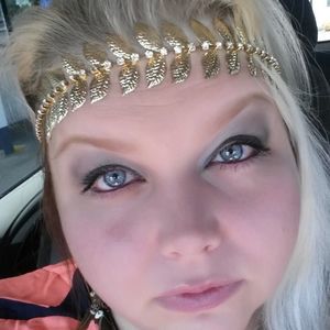 Meet your Posher, Holly